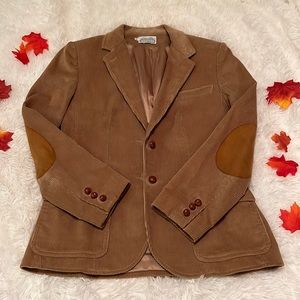 Vintage corduroy jacket. Had to repost cuz it didn’t fit me. It runs small.